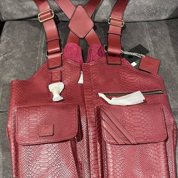 Tote&Carry Burgundy 07 Tactical Vest - Picture 2 of 10